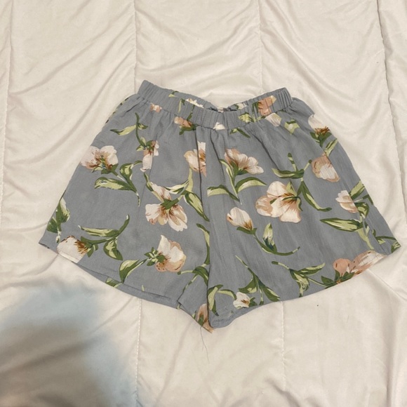 Blue shorts with flower pattern - Picture 1 of 1
